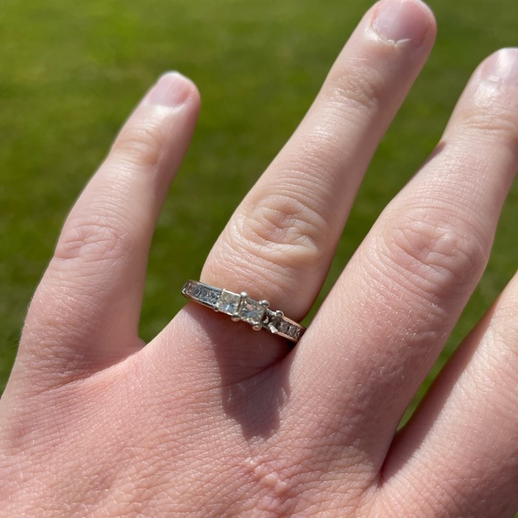 Engagement Ring *READ DESCRIPTION* - Picture 2 of 8